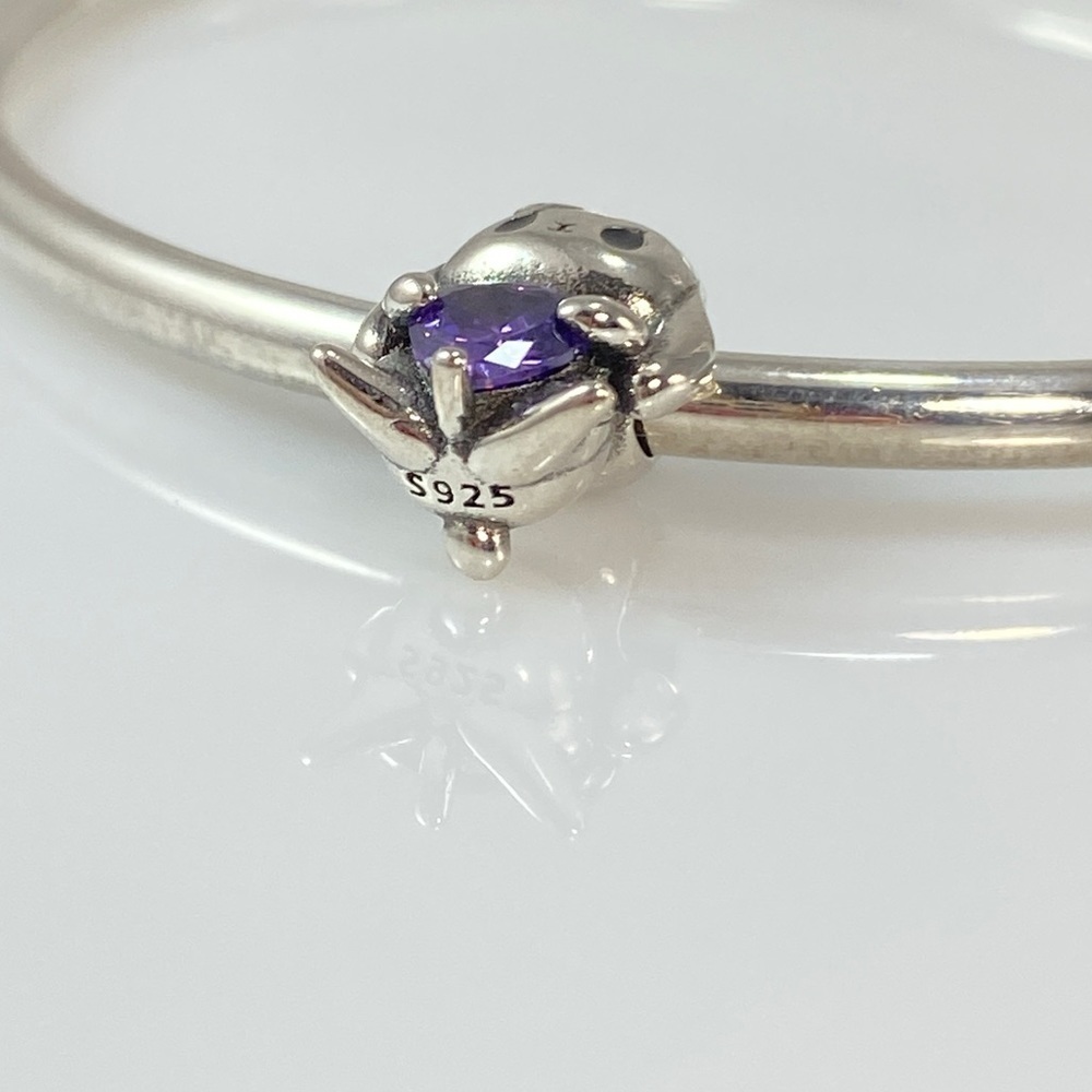 Lop-eared Rabbit with Cubic Zirconia Heart - Picture 7 of 15